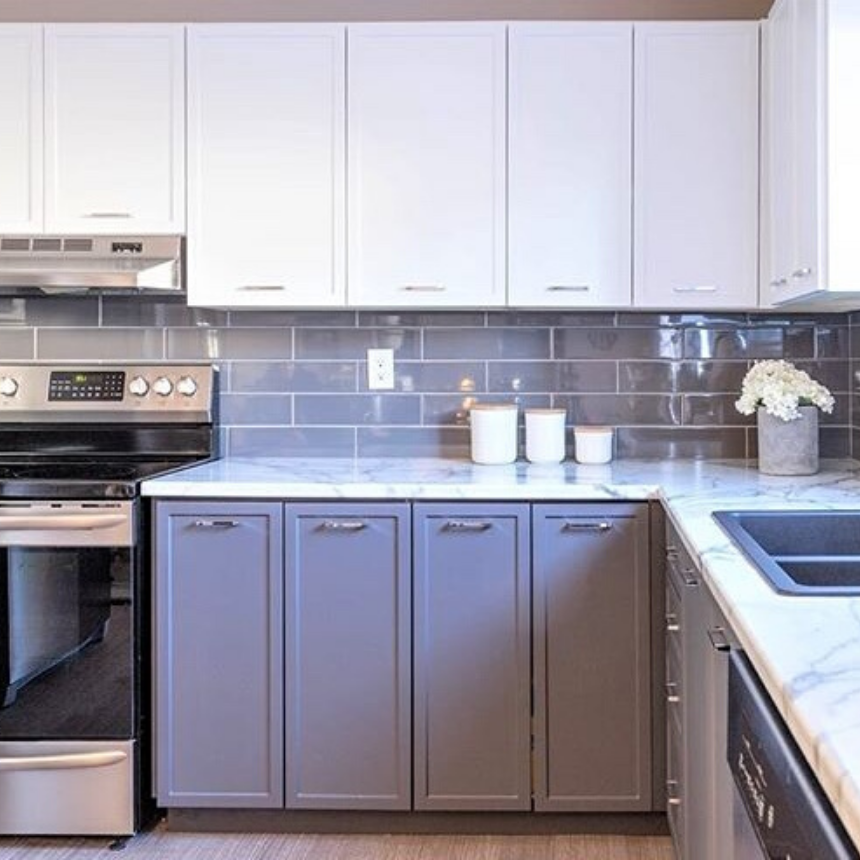 The Two-Toned Kitchen Cabinet Trend